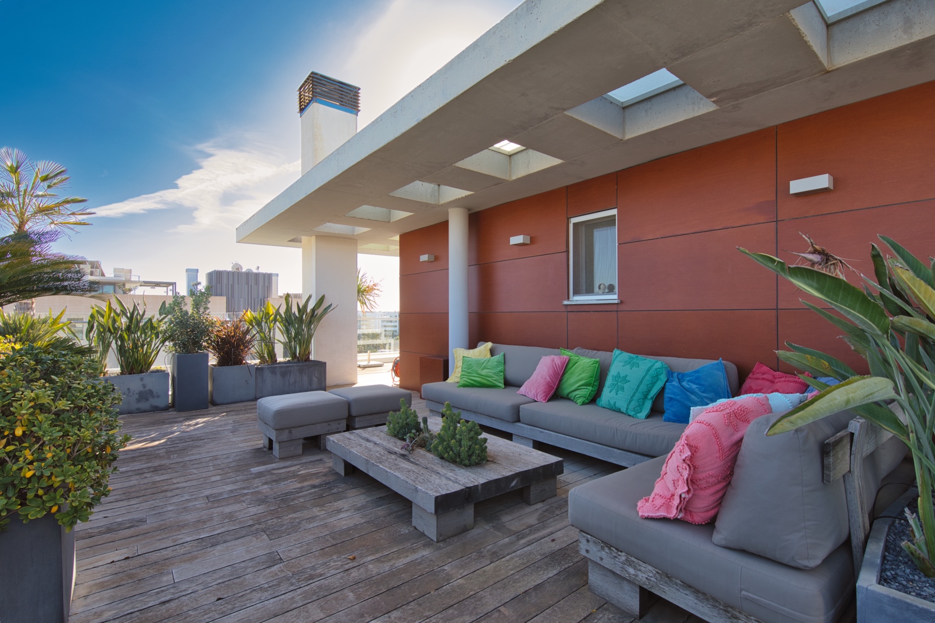 Resa Estates Ibiza te koop penthouse Marina botafoch for sale Ibiza terrace lounge.jpeg